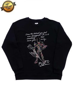 SUDADERA NEGRA NETFLIX PLUTO HEATRED CHICA